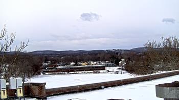 Weather camera view of Haverstraw Elementary School.