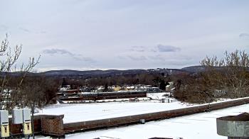 Weather camera view of Haverstraw Elementary School.