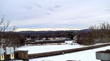 Weather camera view of Haverstraw Elementary School.