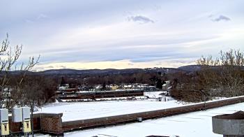 Weather camera view of Haverstraw Elementary School.