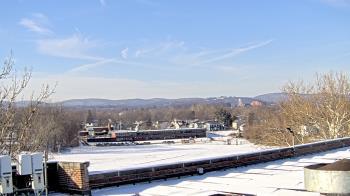 Weather camera view of Haverstraw Elementary School.