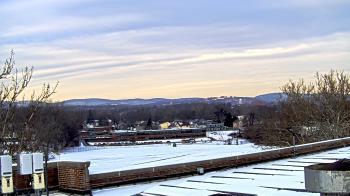 Weather camera view of Haverstraw Elementary School.