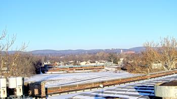 Weather camera view of Haverstraw Elementary School.