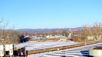 Weather camera view of Haverstraw Elementary School.