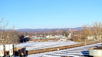Weather camera view of Haverstraw Elementary School.