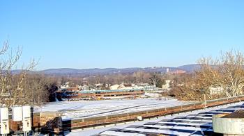Weather camera view of Haverstraw Elementary School.