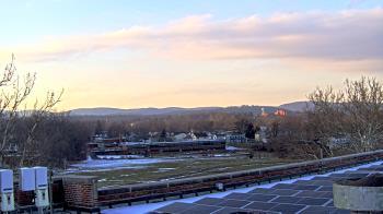 Weather camera view of Haverstraw Elementary School.