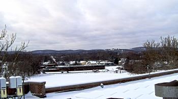 Weather camera view of Haverstraw Elementary School.