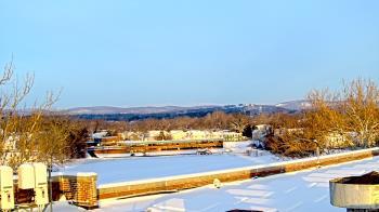 Weather camera view of Haverstraw Elementary School.