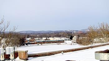 Weather camera view of Haverstraw Elementary School.