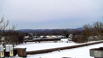 Weather camera view of Haverstraw Elementary School.