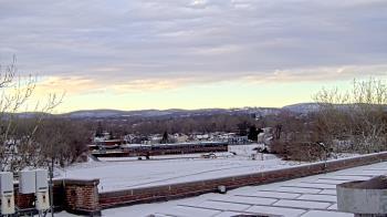 Weather camera view of Haverstraw Elementary School.