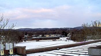 Weather camera view of Haverstraw Elementary School.