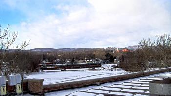 Weather camera view of Haverstraw Elementary School.