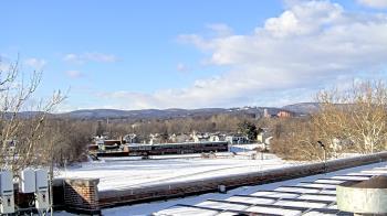Weather camera view of Haverstraw Elementary School.