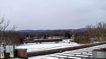 Weather camera view of Haverstraw Elementary School.