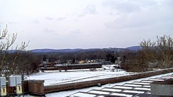 Weather camera view of Haverstraw Elementary School.