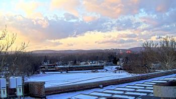 Weather camera view of Haverstraw Elementary School.