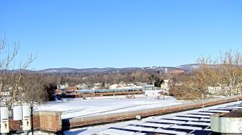 Weather camera view of Haverstraw Elementary School.