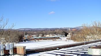Weather camera view of Haverstraw Elementary School.
