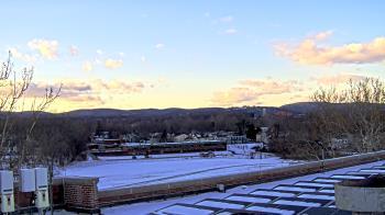 Weather camera view of Haverstraw Elementary School.