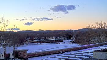 Weather camera view of Haverstraw Elementary School.