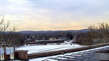 Weather camera view of Haverstraw Elementary School.
