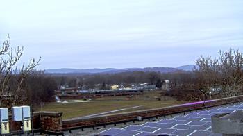 Weather camera view of Haverstraw Elementary School.