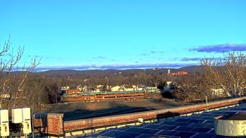 Weather camera view of Haverstraw Elementary School.