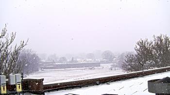 Weather camera view of Haverstraw Elementary School.
