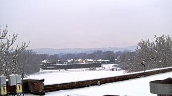 Weather camera view of Haverstraw Elementary School.