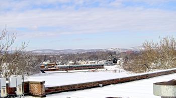 Weather camera view of Haverstraw Elementary School.