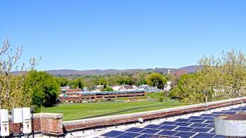 Weather camera view of Haverstraw Elementary School.