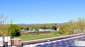 Weather camera view of Haverstraw Elementary School.