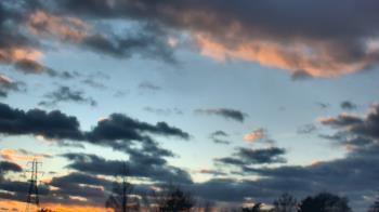 Weather camera view of Woodmere MS.