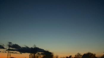 Weather camera view of Woodmere MS.