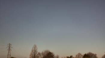 Weather camera view of Woodmere MS.