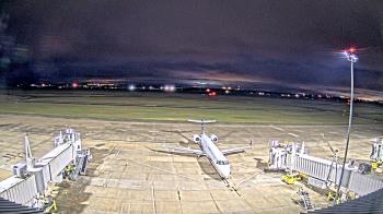 Weather camera view of Lake Charles Rgnl Arpt terminal bldg.