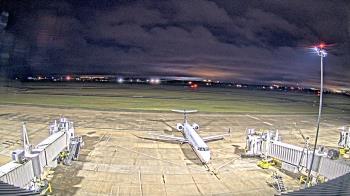 Weather camera view of Lake Charles Rgnl Arpt terminal bldg.