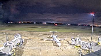 Weather camera view of Lake Charles Rgnl Arpt terminal bldg.