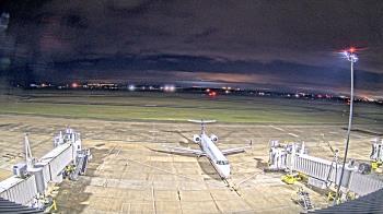 Weather camera view of Lake Charles Rgnl Arpt terminal bldg.