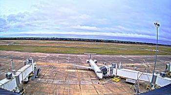 Weather camera view of Lake Charles Rgnl Arpt terminal bldg.