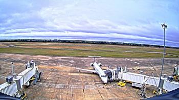 Weather camera view of Lake Charles Rgnl Arpt terminal bldg.