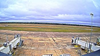 Weather camera view of Lake Charles Rgnl Arpt terminal bldg.