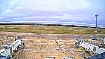 Weather camera view of Lake Charles Rgnl Arpt terminal bldg.