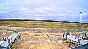 Weather camera view of Lake Charles Rgnl Arpt terminal bldg.