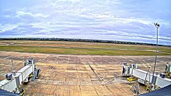 Weather camera view of Lake Charles Rgnl Arpt terminal bldg.
