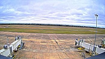 Weather camera view of Lake Charles Rgnl Arpt terminal bldg.