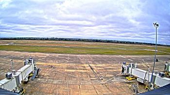 Weather camera view of Lake Charles Rgnl Arpt terminal bldg.