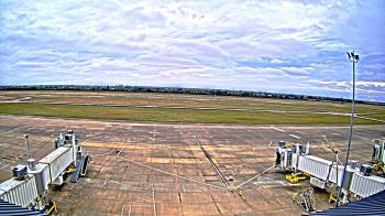 Weather camera view of Lake Charles Rgnl Arpt terminal bldg.